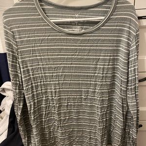 American Eagle Long Sleeve